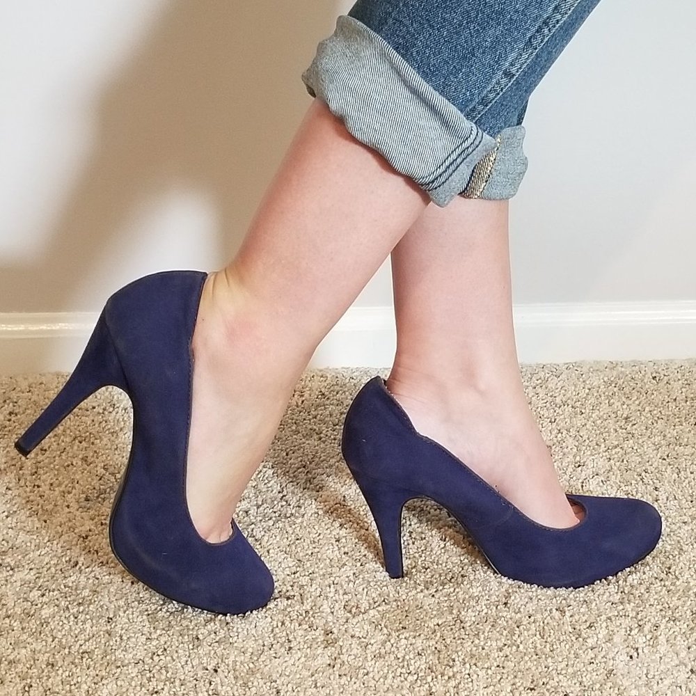 F24 Blue Suede Platform Pumps